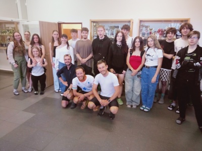 From France to Sedlčany: 1OA and 7V meet French cyclists! 